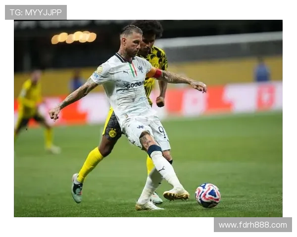 拉莫斯欧冠头球进球精选:后防铁闸的关键时刻