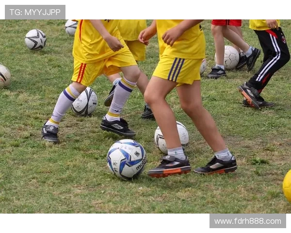 足球运动员如何提高个人与团队配合