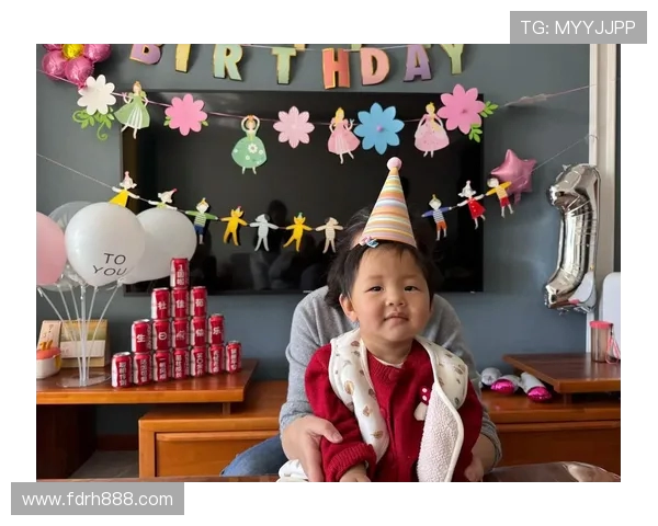 祝郑图罗生日快乐愿你在新的一岁里幸福常伴事业更上一层楼